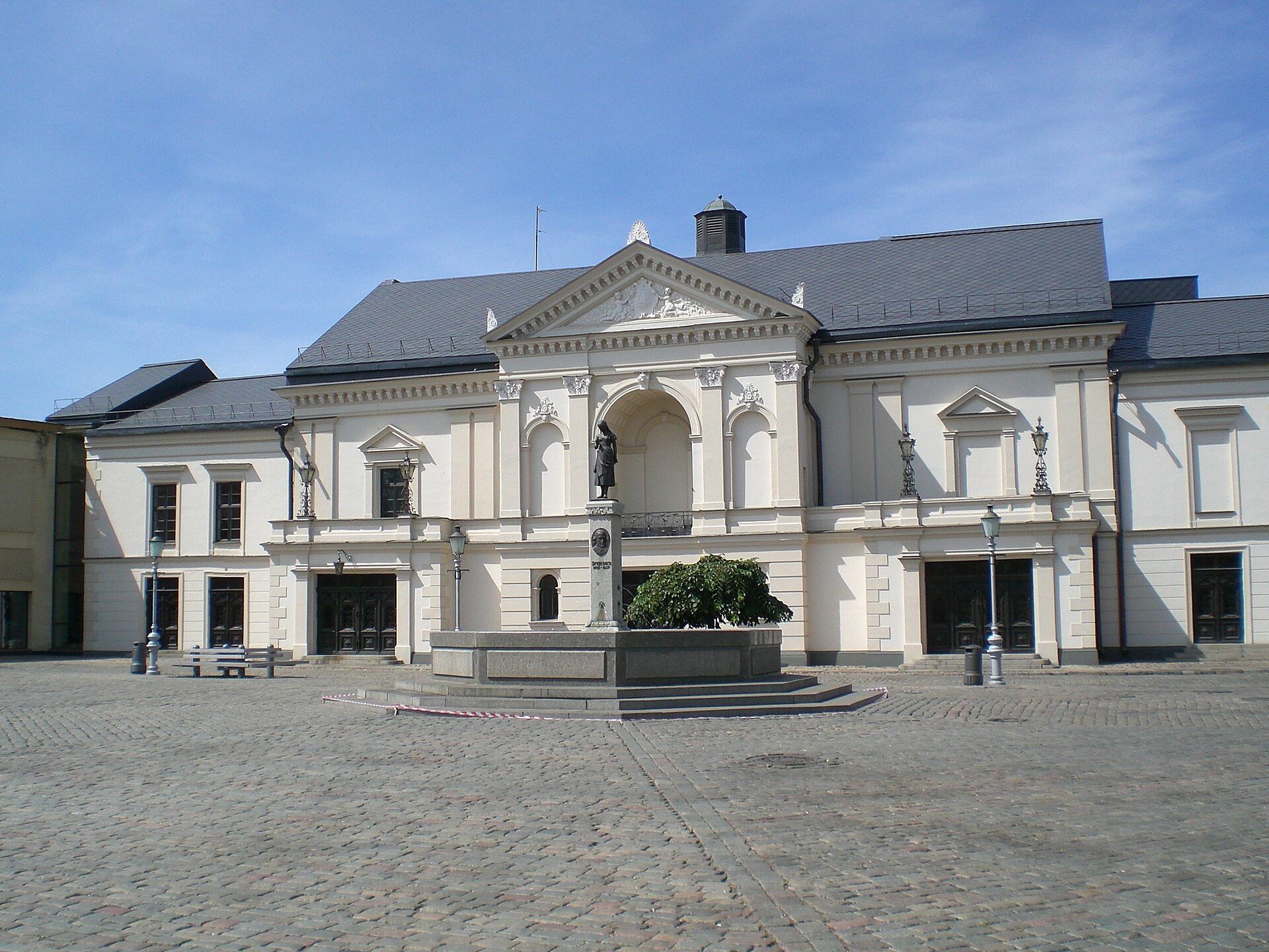 Theatre Square in Klaipėda Old Town with the Annchen von Tharau statue